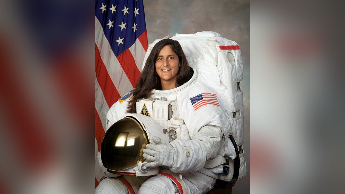 Sunita Williams official NASA portrait