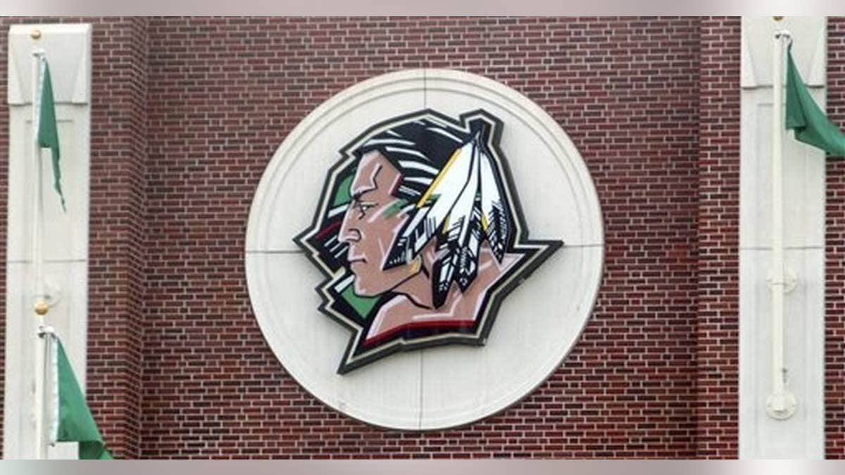 north dakota mascot fighting sioux