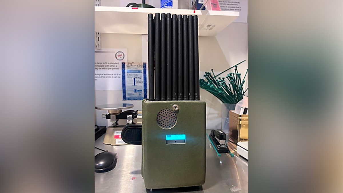 Signal Jammer