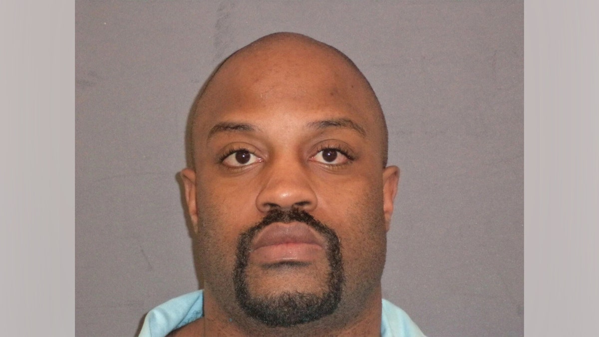 Ronnie Reel booking picture