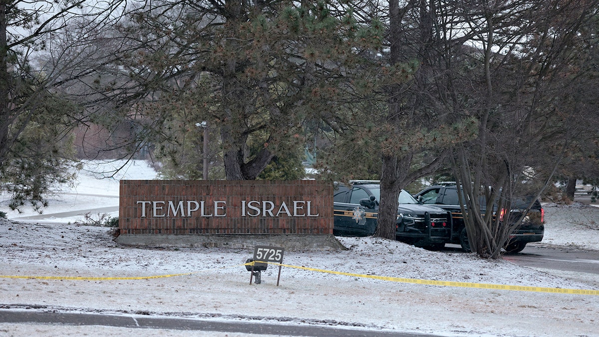 Temple Israel sign
