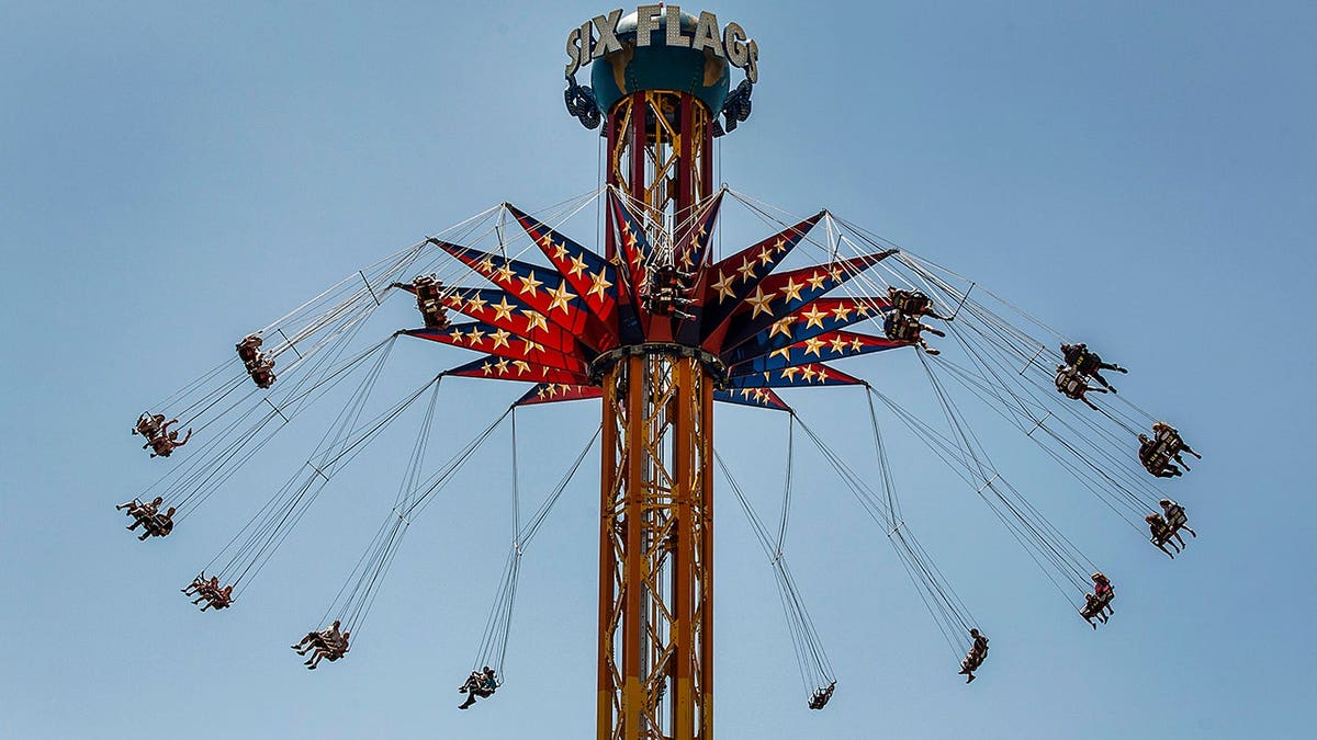 SkyScreamer ride in California