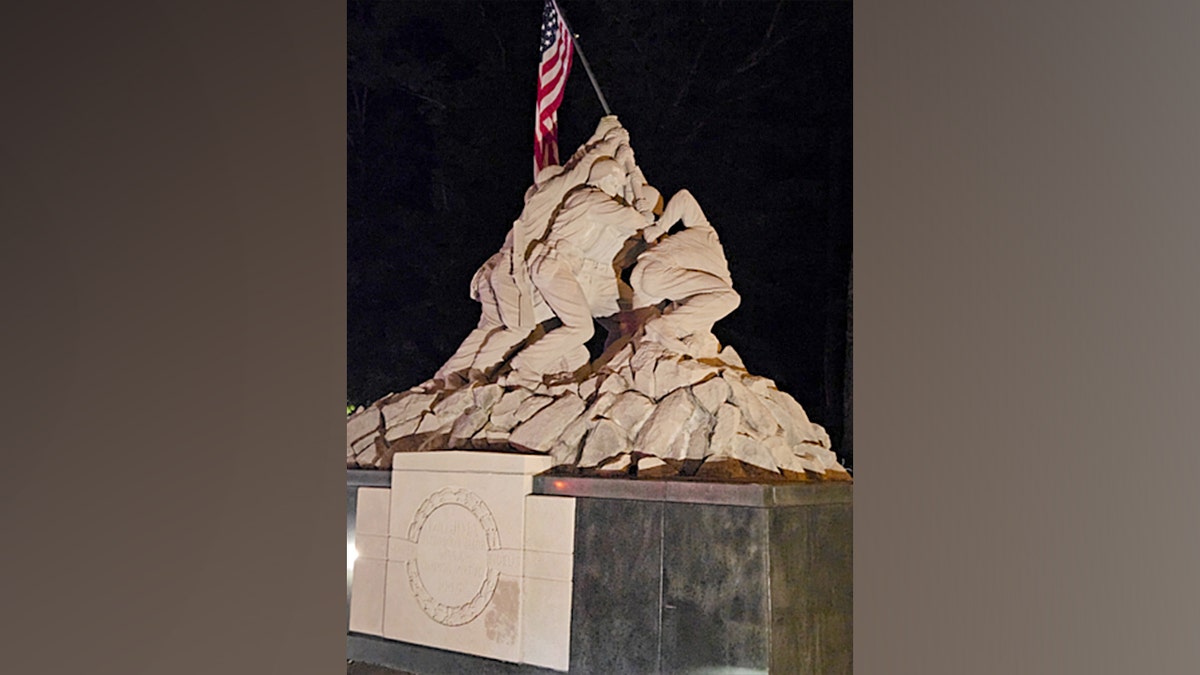 Iwo Jima statue